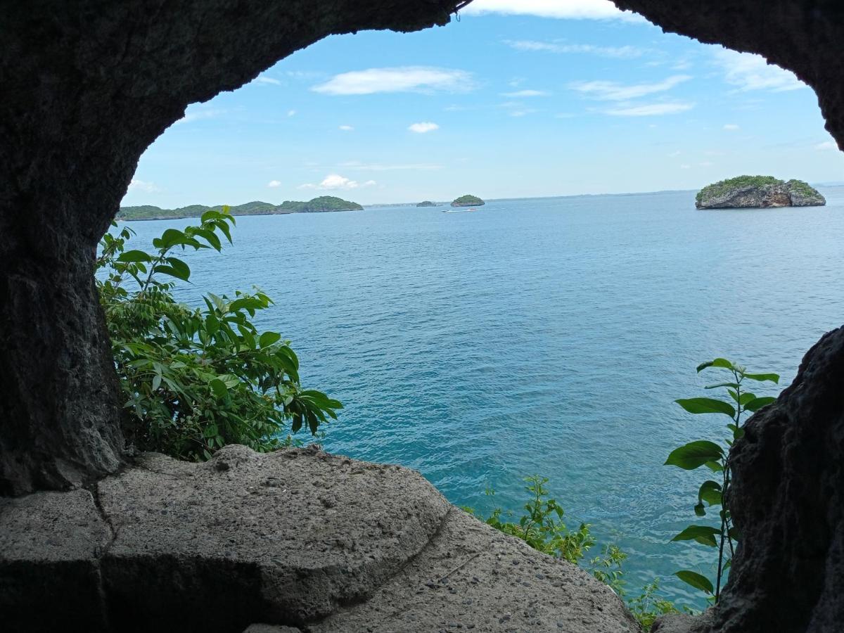 Bed and Breakfast Carribean Transient House Lucap Esterno foto