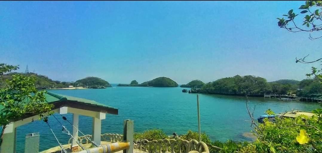 Bed and Breakfast Carribean Transient House Lucap Esterno foto