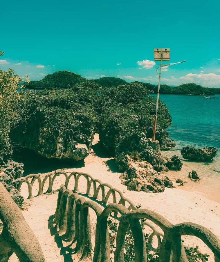 Bed and Breakfast Carribean Transient House Lucap Esterno foto