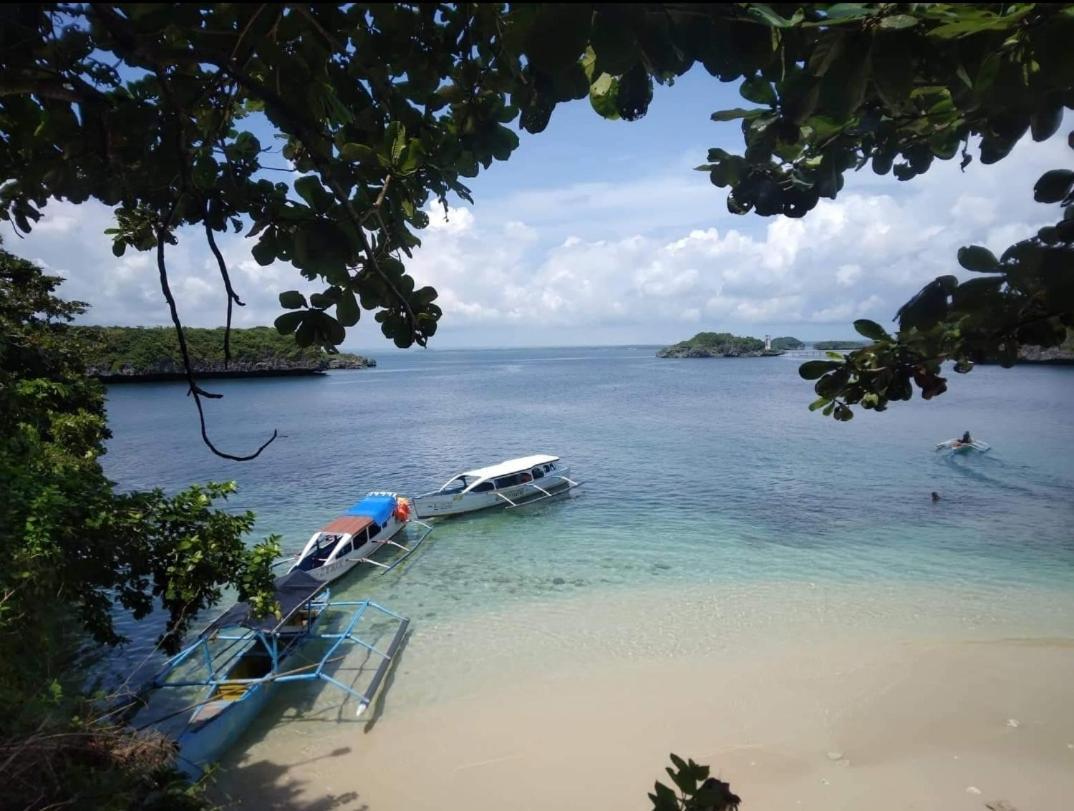 Bed and Breakfast Carribean Transient House Lucap Esterno foto