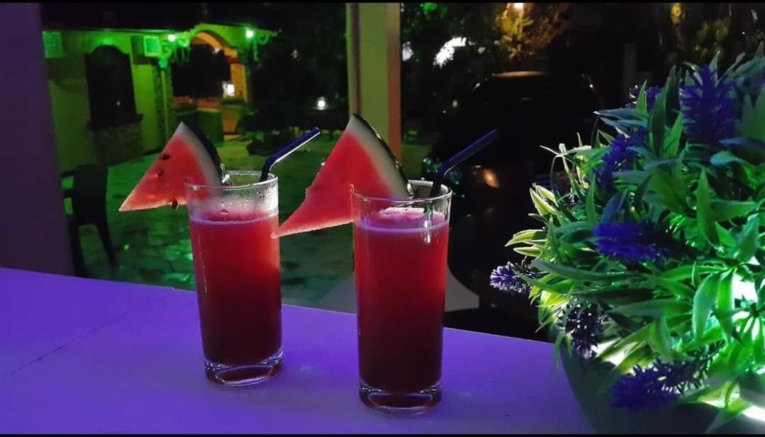Bed and Breakfast Carribean Transient House Lucap Esterno foto