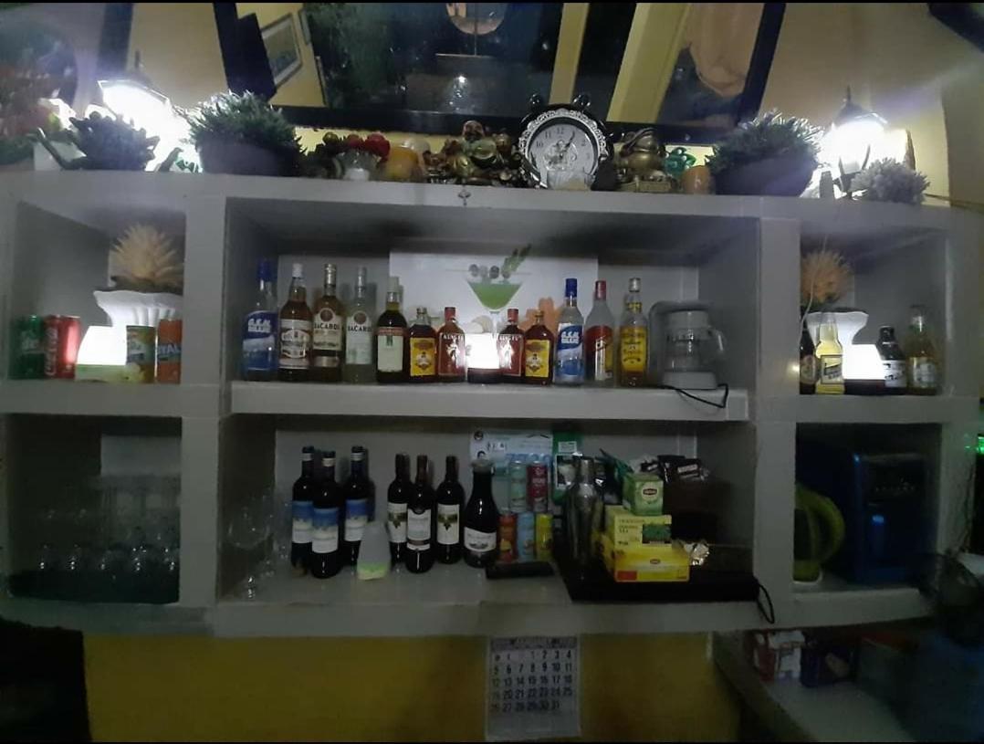 Bed and Breakfast Carribean Transient House Lucap Esterno foto