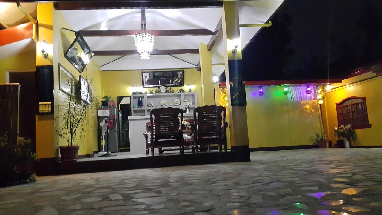 Bed and Breakfast Carribean Transient House Lucap Esterno foto