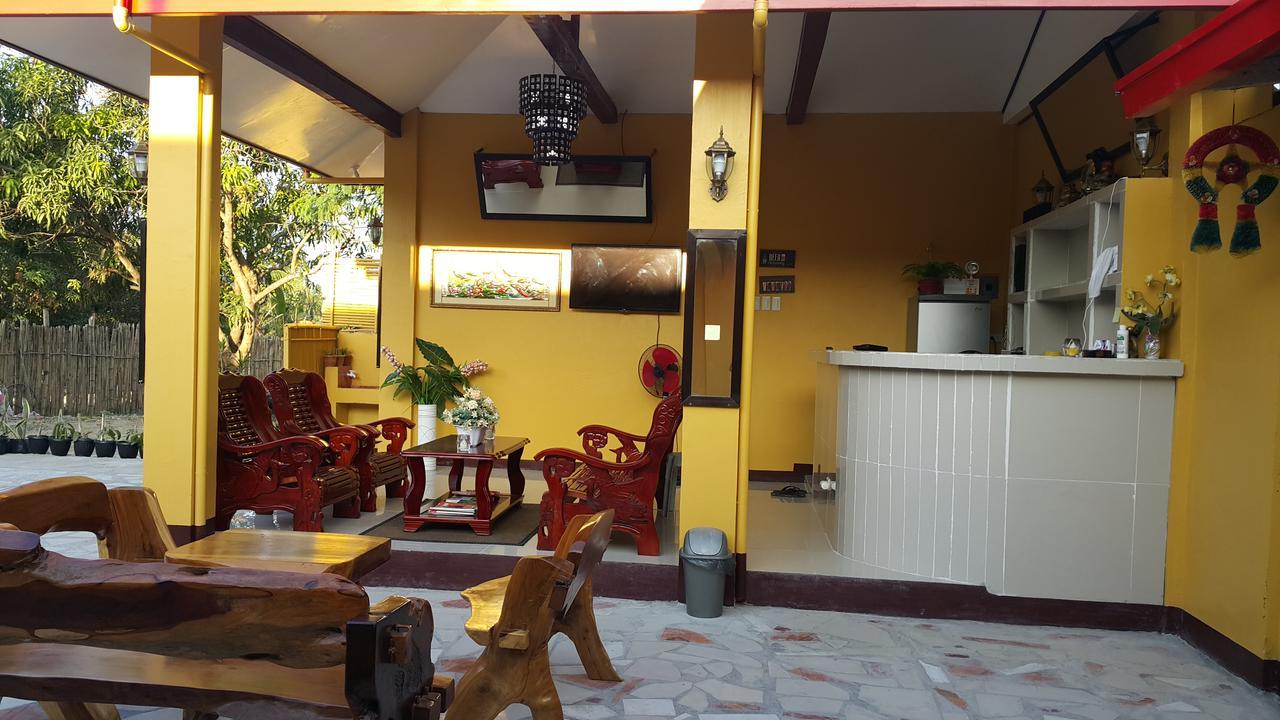 Bed and Breakfast Carribean Transient House Lucap Esterno foto