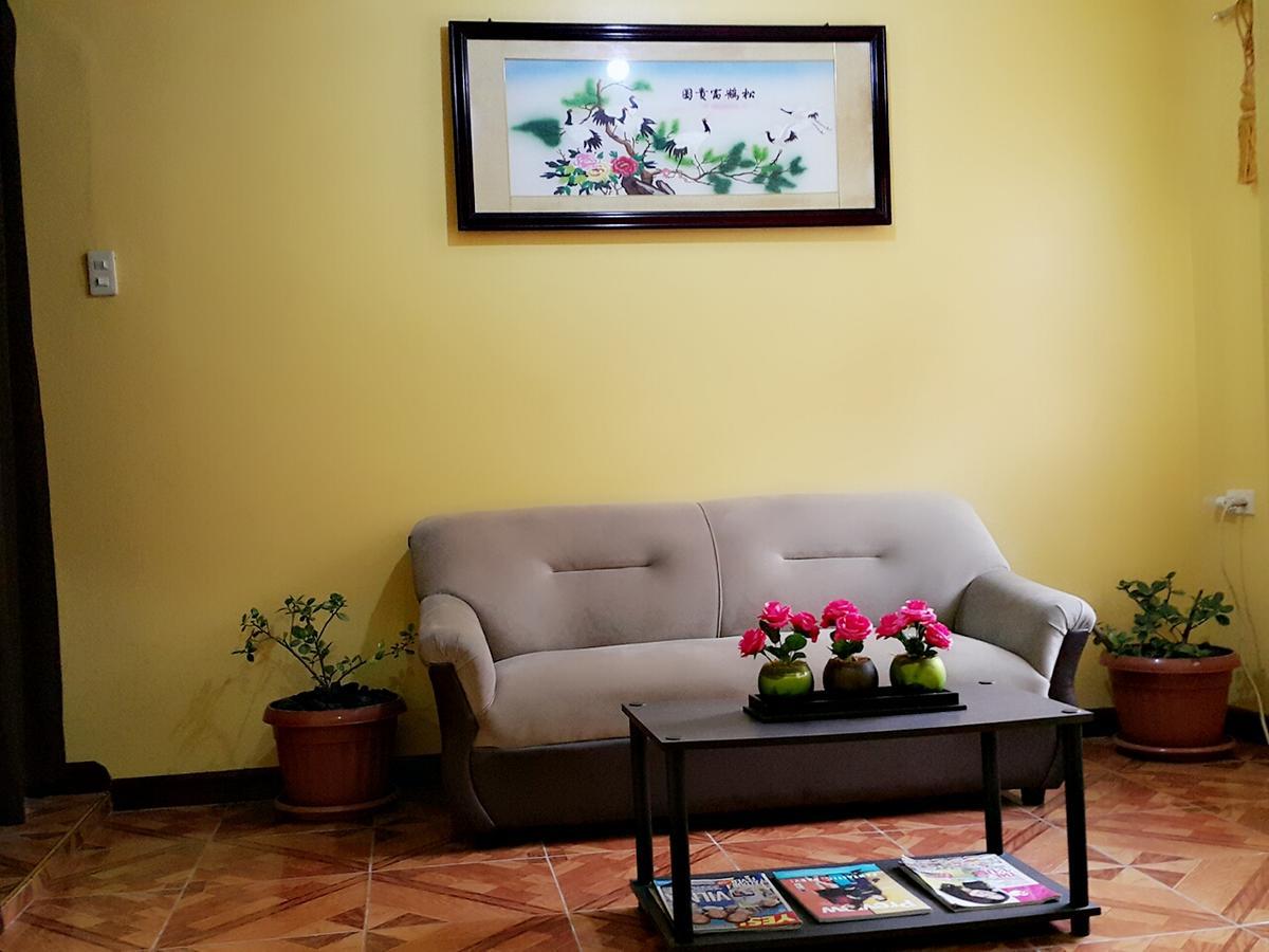 Bed and Breakfast Carribean Transient House Lucap Esterno foto