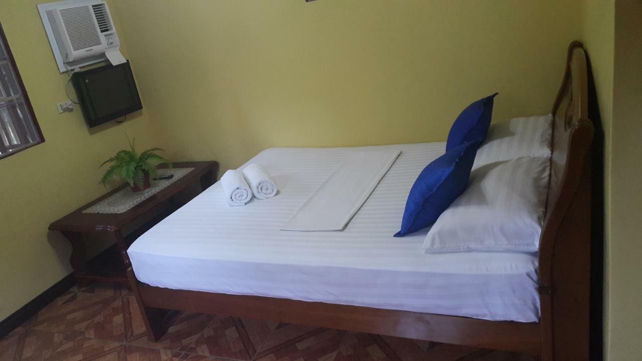Bed and Breakfast Carribean Transient House Lucap Esterno foto