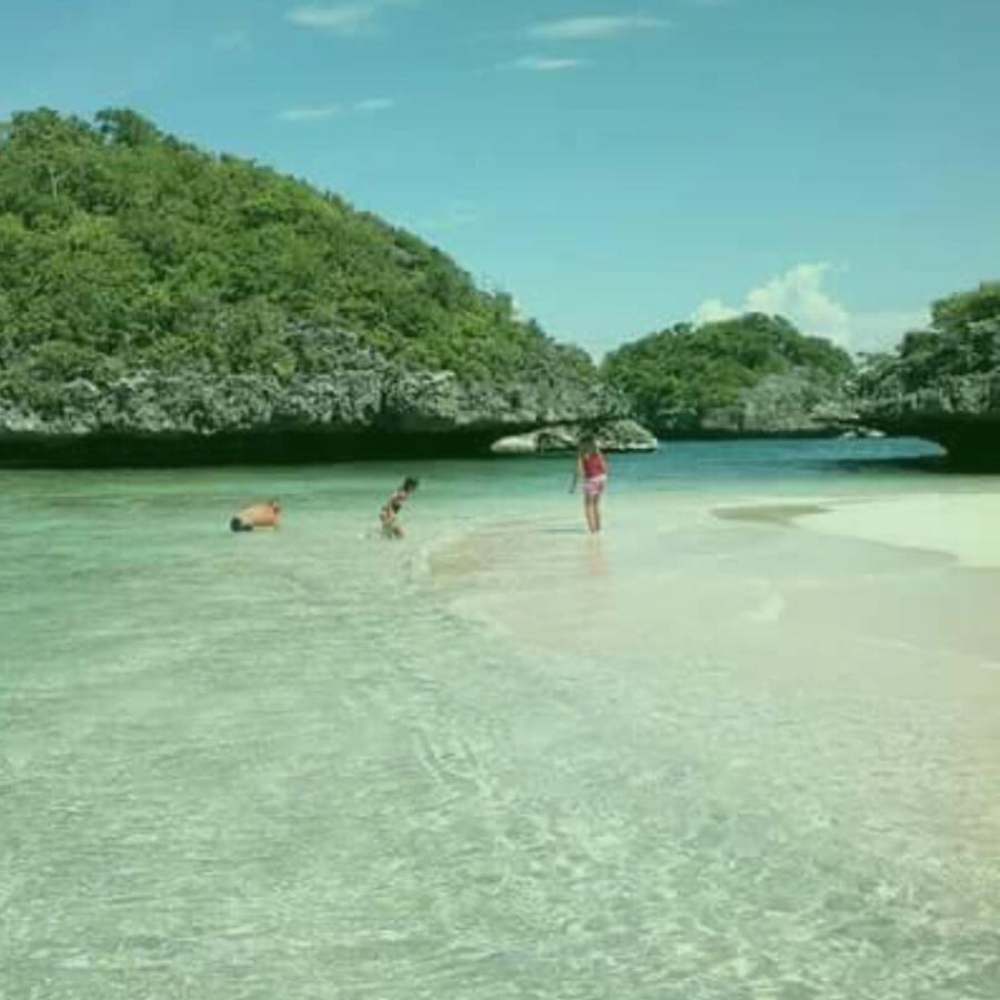 Bed and Breakfast Carribean Transient House Lucap Esterno foto