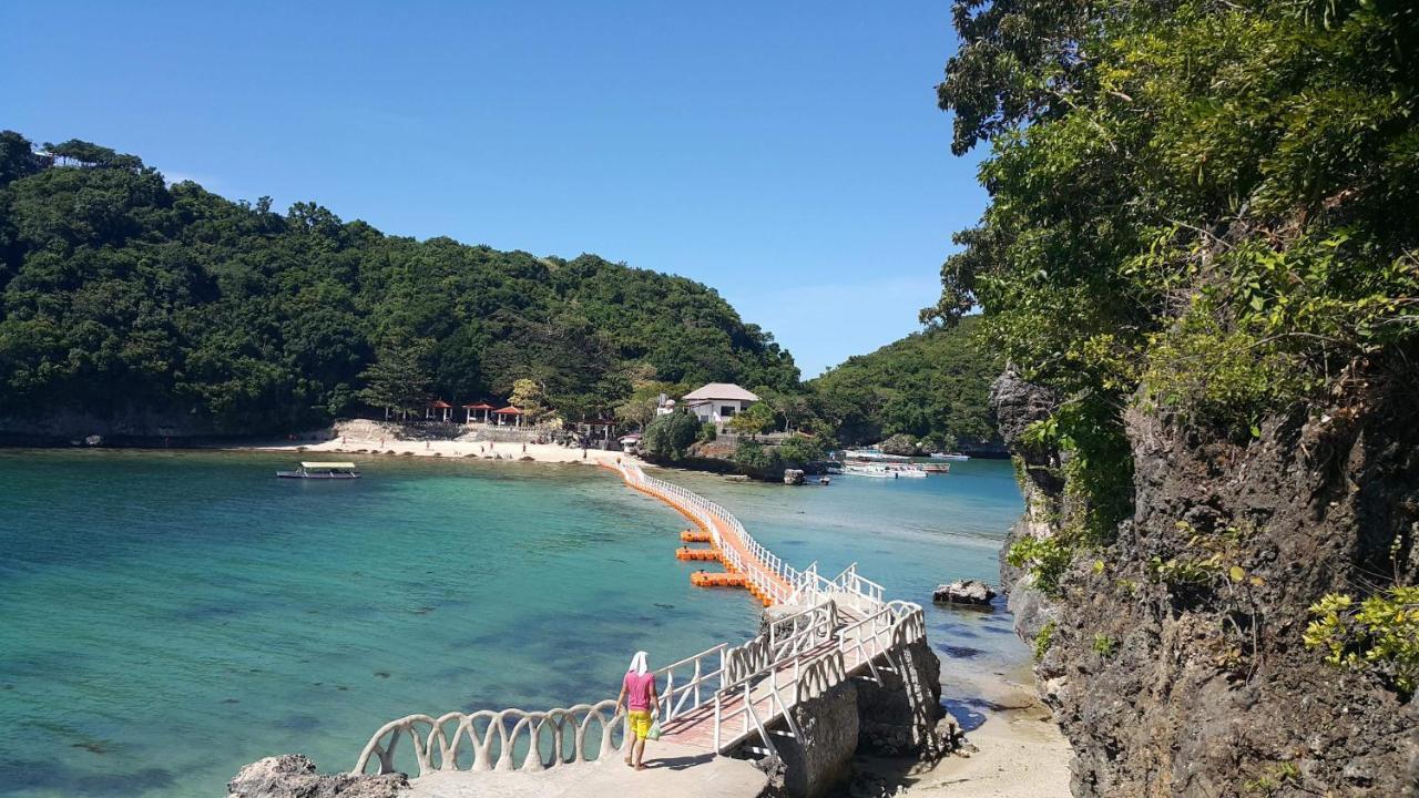 Bed and Breakfast Carribean Transient House Lucap Esterno foto